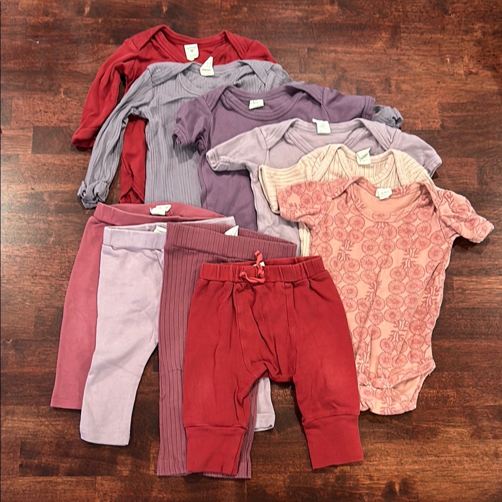 Kate Quinn 12-18 month Assorted Baby Clothing Set